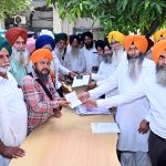 ਸ੍ਰੀ ਗੁਰੂ ਅਰਜਨ ਦੇਵ ਜੀ ਦੇ ਸ਼ਹੀਦੀ ਦਿਹਾੜੇ ਮੌਕੇ ਸਮਾਗਮਾਂ ’ਚ ਸ਼ਮੂਲੀਅਤ ਲਈ ਪਾਕਿਸਤਾਨ ਜਾਣ ਵਾਲੇ ਸ਼ਰਧਾਲੂਆਂ ਨੇ ਵੀਜਾ ਲੱਗੇ ਪਾਸਪੋਰਟ ਕੀਤੇ ਪ੍ਰਾਪਤ