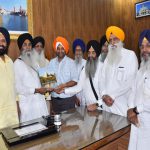 US resident S. Dalvir Singh Pannu, who recorded Sikh heritage in Pakistan, honoured by Advocate Dhami